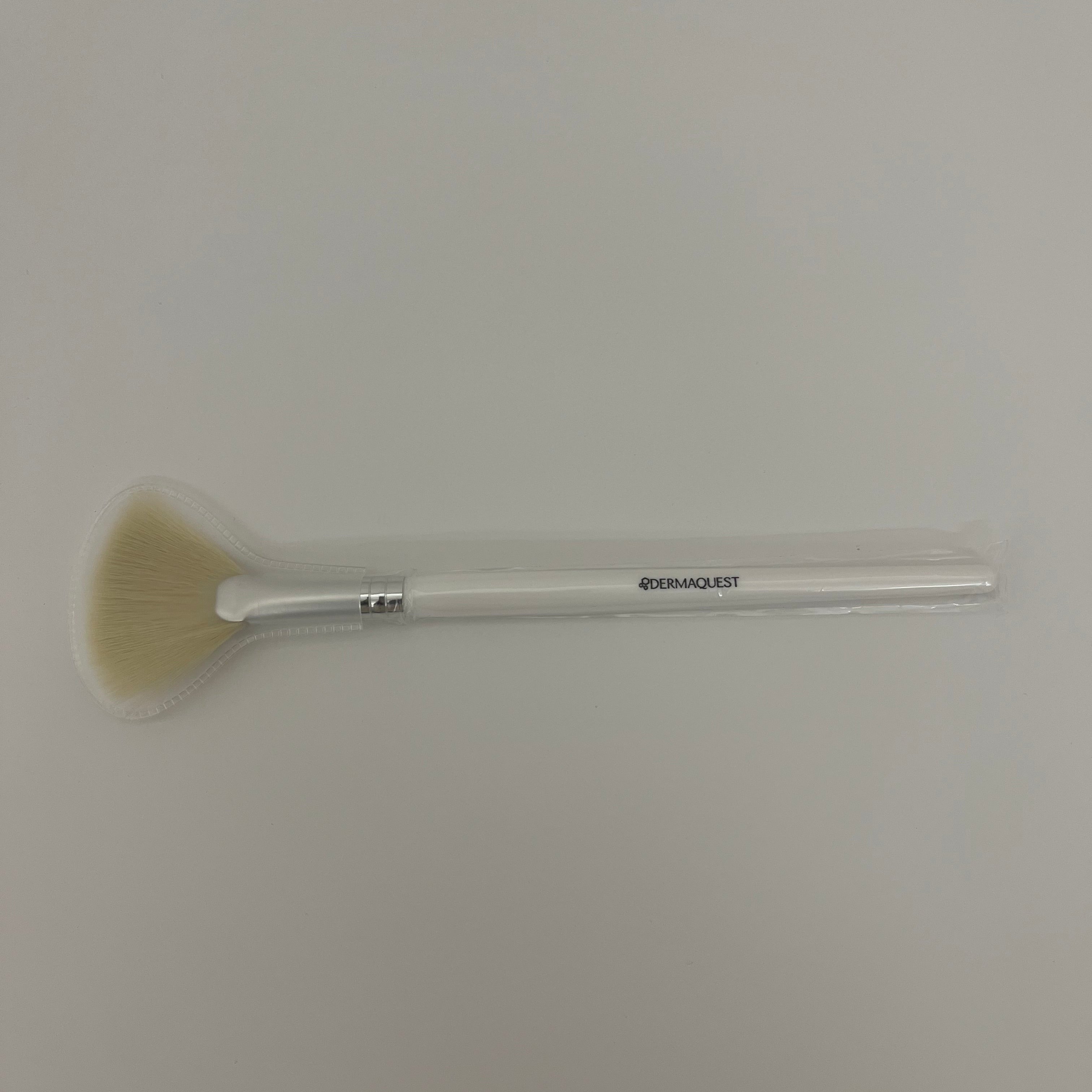 Course Fan Brush